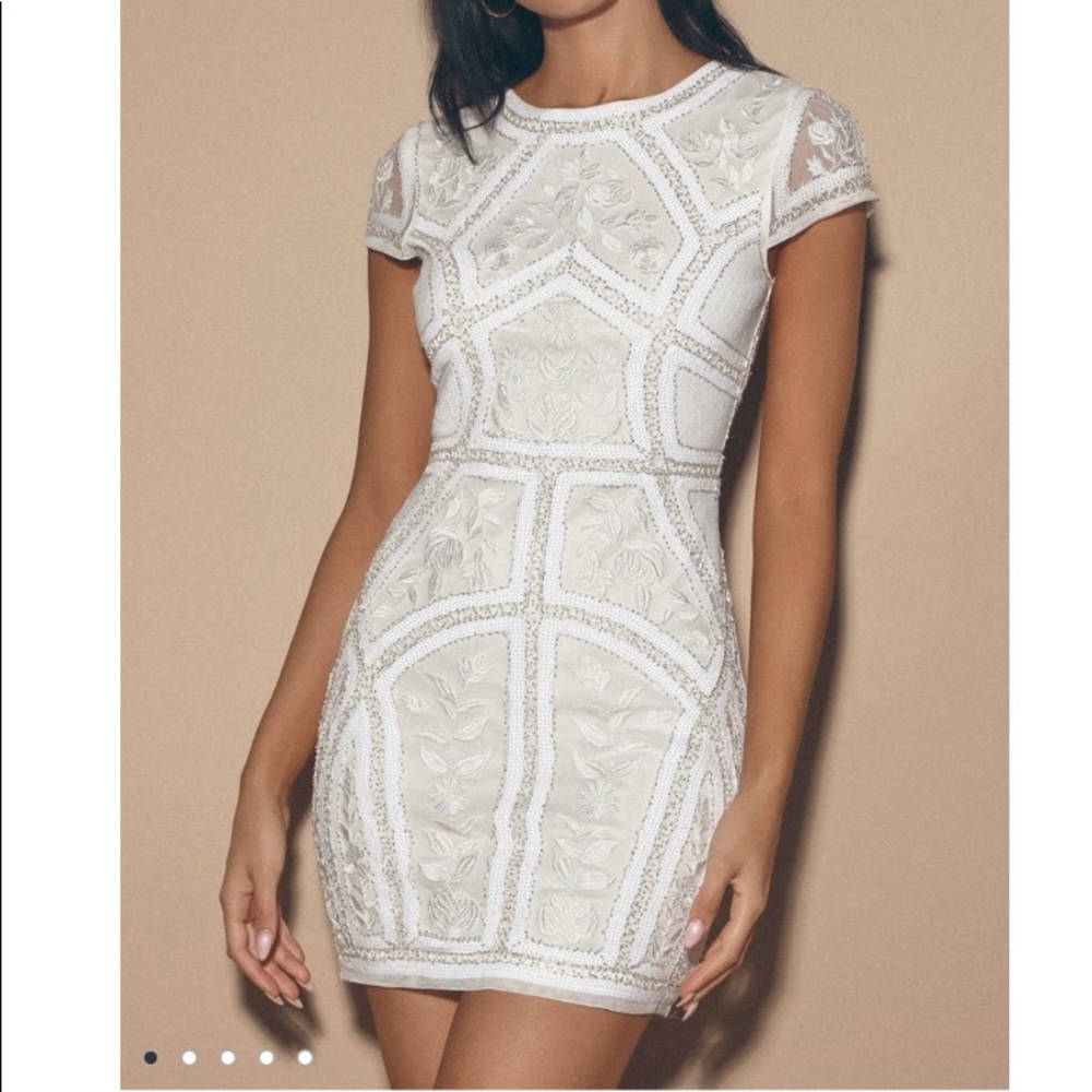 💍Stunning embroidered sequin bodycon sz Medium